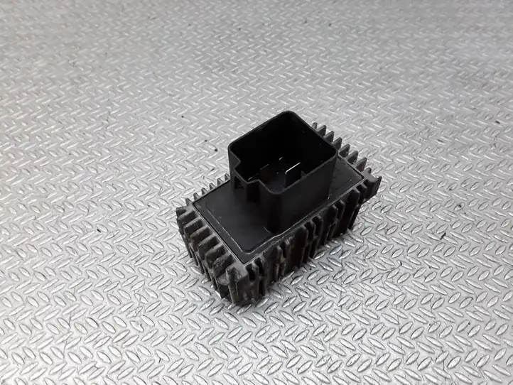 Opel Meriva (2002 - 2006)  51299018A Реле подогрева свеч