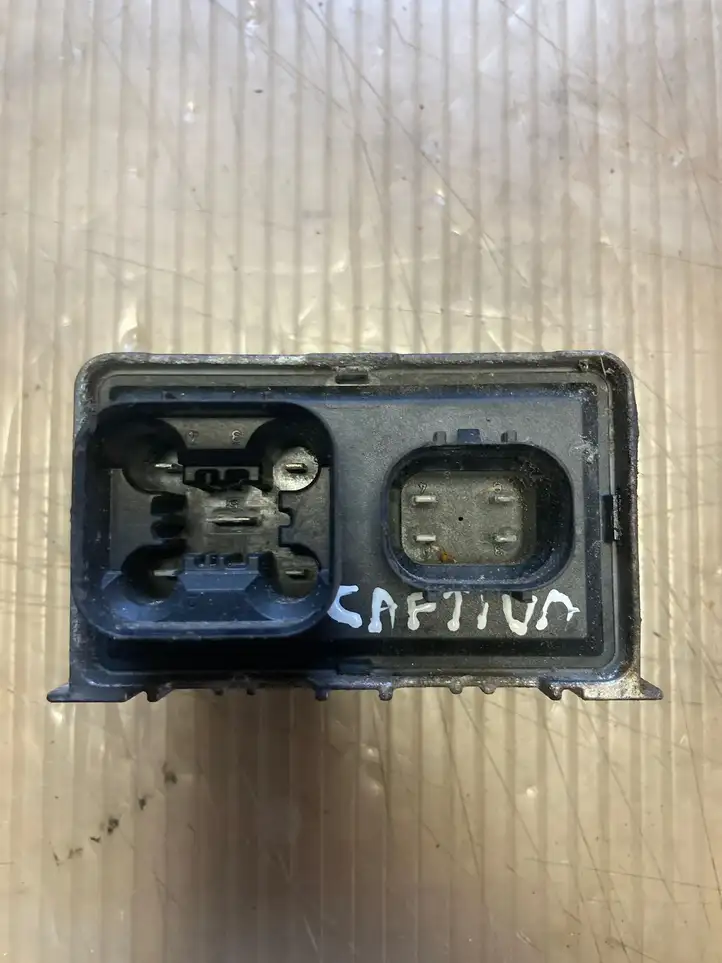 Chevrolet Captiva (2011 - 2013)  55574293 Реле подогрева свеч