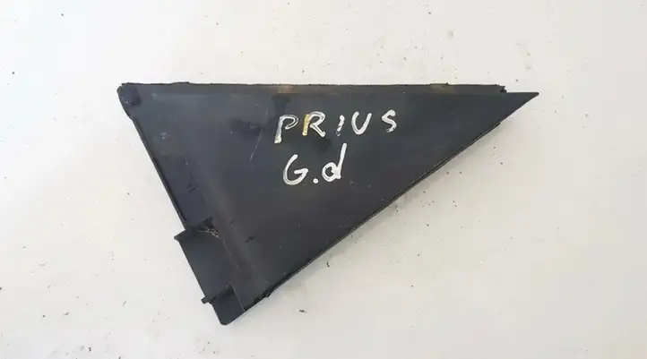 Toyota Prius (XW20) (2003 - 2009) 6748747031 Прочие детали салона — фото 1