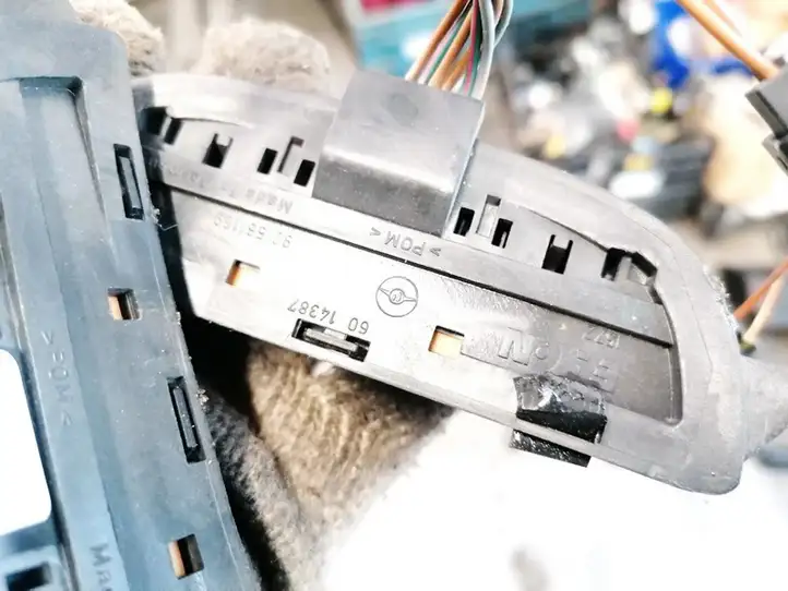 Opel Astra G (1998 - 2004) 6014987 Кнопки на рулевом колесе — фото 3