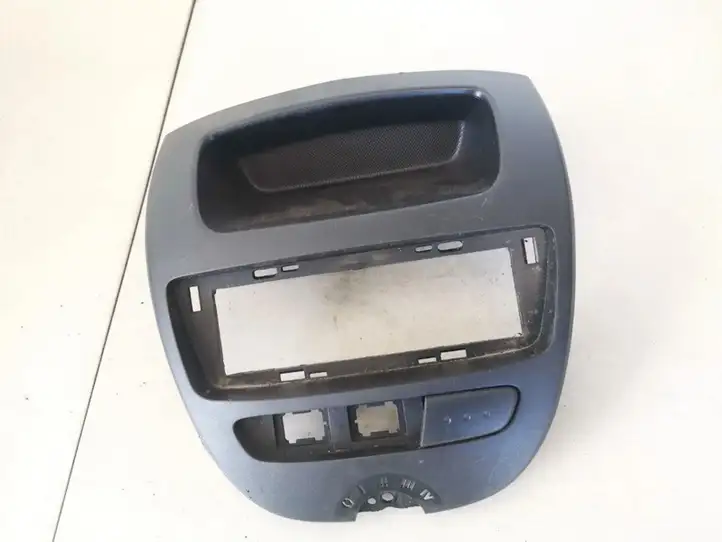 Toyota Aygo (2005 - 2008)  554050h010 Другая деталь салона