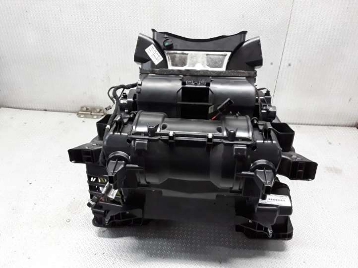 11611611 BMW 5 E60 E61 Salono oro mazgo komplektas