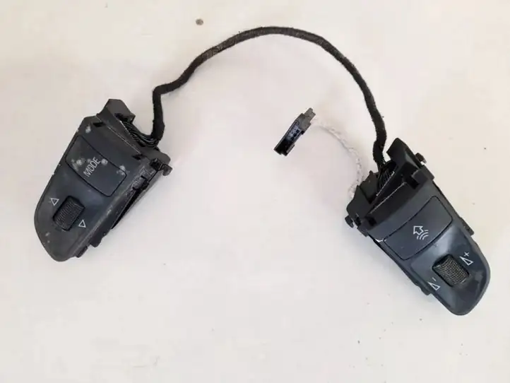 Audi A6 S6 C6 4F (2004 - 2008) 4f0951527 Кнопки на рулевом колесе — фото 1