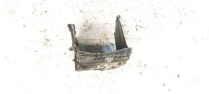 Volvo V70 (2007 - 2013) Ящик аккумулятора — фото 2