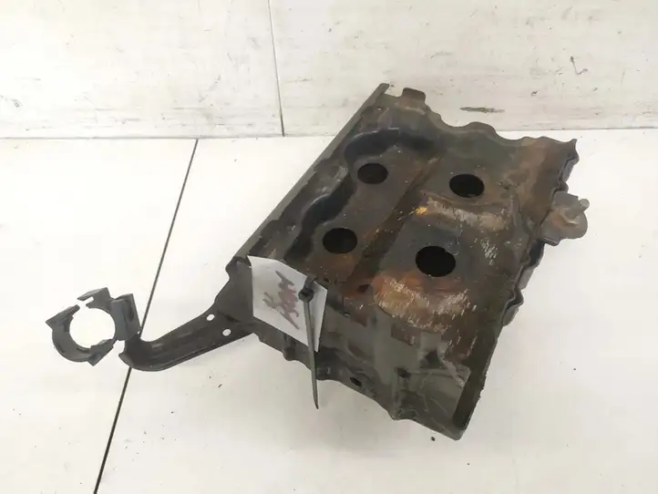 Nissan Primera (2001 - 2008)   Ящик аккумулятора