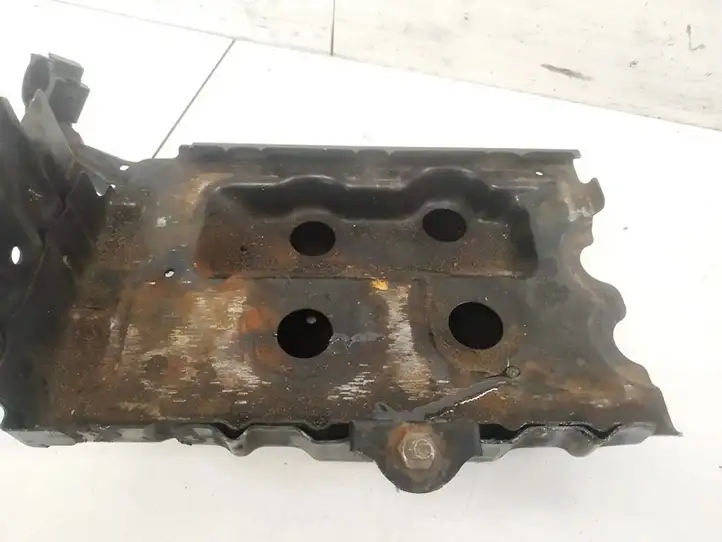 Nissan Primera (2001 - 2008)   Ящик аккумулятора