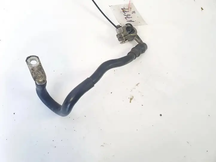 Volkswagen Touran I (2003 - 2010)   Плюсовый провод (аккумулятора)