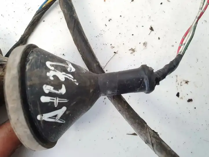 Toyota Corolla Verso AR10 (2004 - 2009) 82163 Прочая электропроводка — фото 3