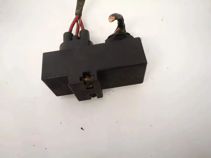 Seat Leon (1M) (1998 - 2006) 1j0919506k Реле вентилятора охлаждения — фото 3