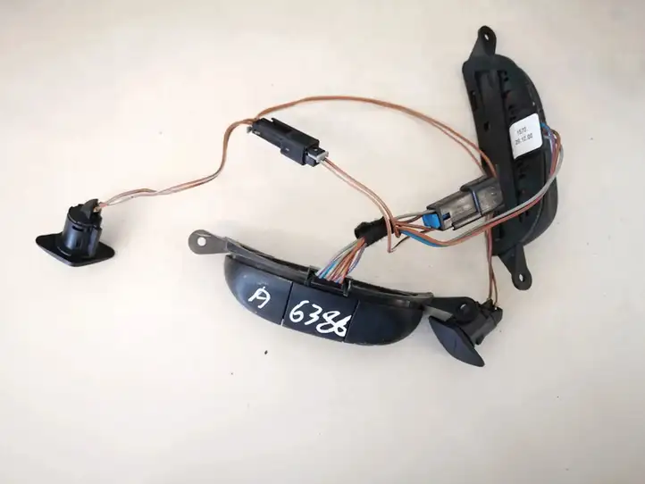 Opel Zafira A (1999 - 2003) 90561159 Кнопки на рулевом колесе — фото 1
