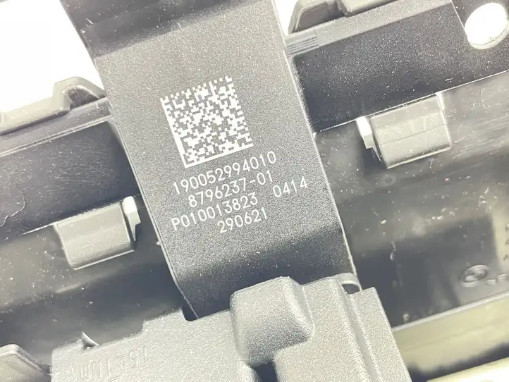 BMW 5 G30 G31 (2016 - ) 8796237 Клеммный узел плюсовых проводов — фото 5