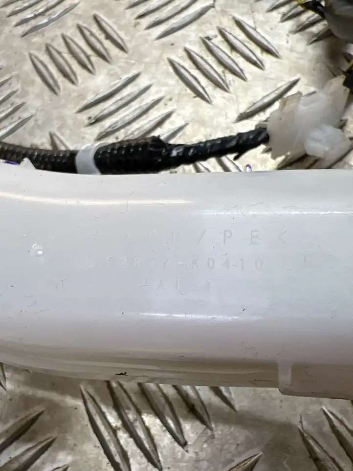 Toyota Yaris XP210 (2020 - ) 82161K0700G Прочая электропроводка — фото 8