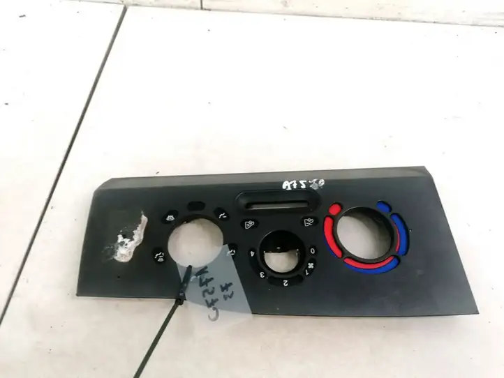 Iveco Daily 40.8 (2001 - 2009)  123842800 Другая деталь салона