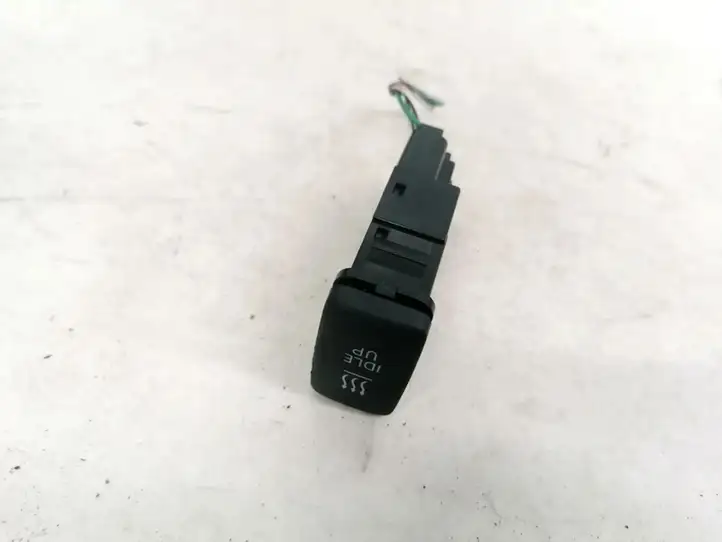 Toyota Avensis Verso (1995 - 2001) 156936 Кнопка обогрева стекла — фото 1