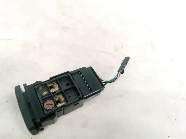 Toyota Avensis Verso (1995 - 2001) 156936 Кнопка обогрева стекла — фото 2