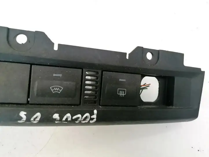 Ford Focus (2005 - 2008) 3m5t18c621ad Кнопка обогрева стекла — фото 3