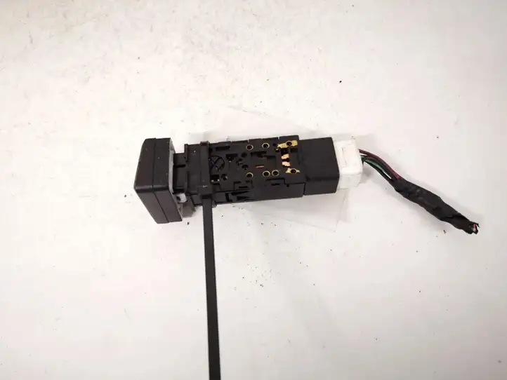 Kia Carens (2002 - 2006)   Включатель противотуманных фар