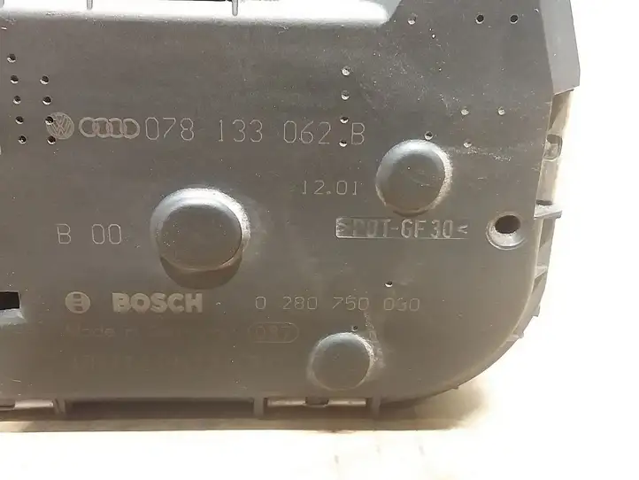 Audi A6 S6 C5 4B (2001 - 2004) 078133062B Дроссельная заслонка — фото 2