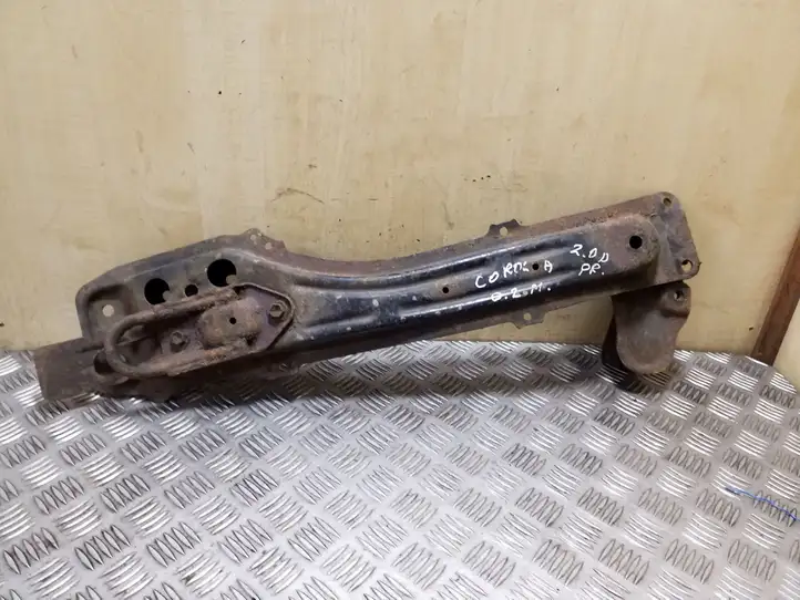 Toyota Corolla E120 E130 (2000 - 2004) Передняя балка подвески — фото 1