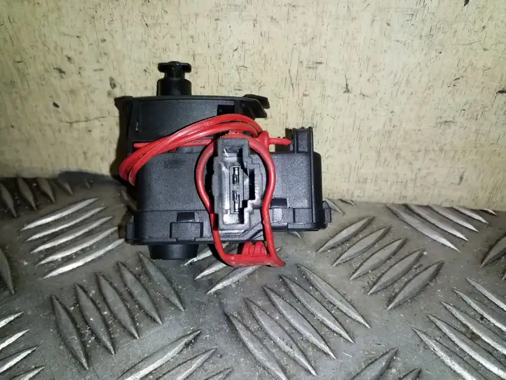 Audi A4 S4 B8 8K (2007 - 2011) 8K0862153E Замок крышки топливного бака — фото 7