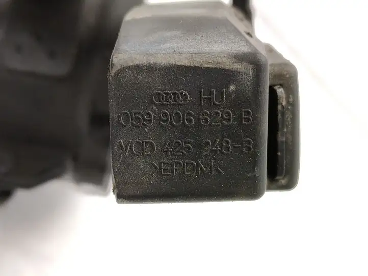Audi A6 S6 C5 4B (2001 - 2004) 059906629B Кронштейн топливного фильтра — фото 2