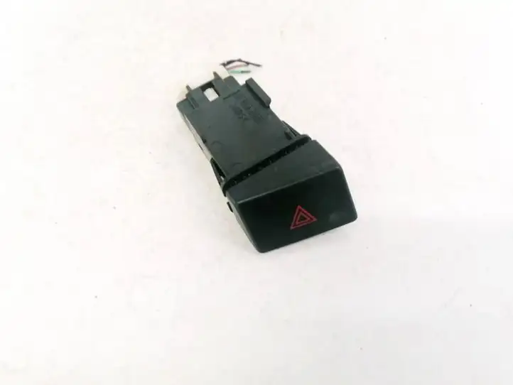 Mazda 5 (2005 - 2010) 15A468 Включатель аварийных фонарей — фото 1