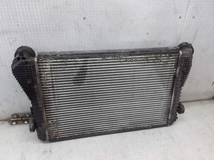 Volkswagen Golf Plus (2004 - 2008)  1K0145803E Радиатор интеркулера