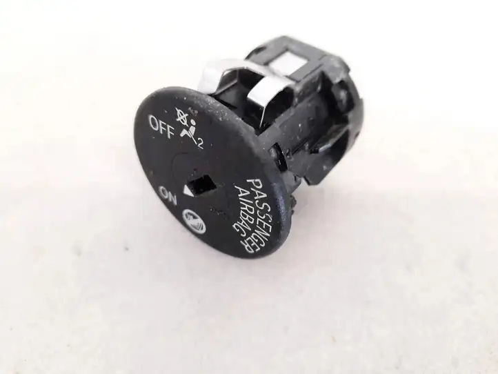 BMW 3 F30 F35 F31 (2012 - 2018) 6131932650101 Включатель надувной подушки для пассажира — фото 1