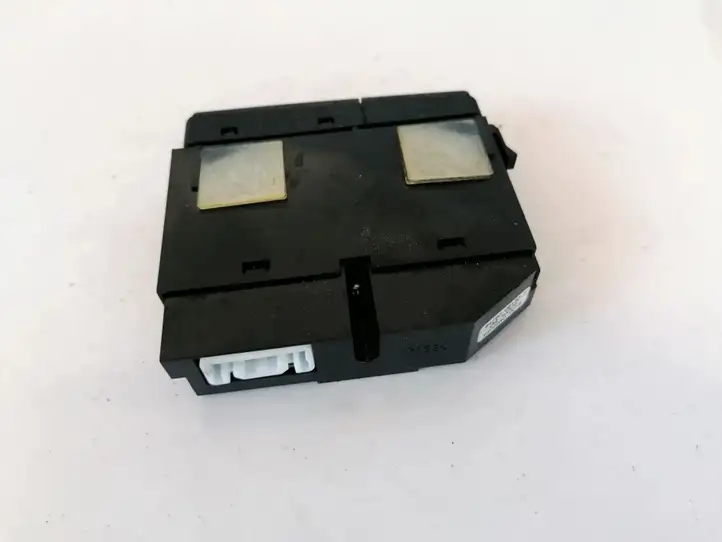 Toyota Avensis T250 (2003 - 2006) 8479005130c Кнопка обогрева стекла — фото 2