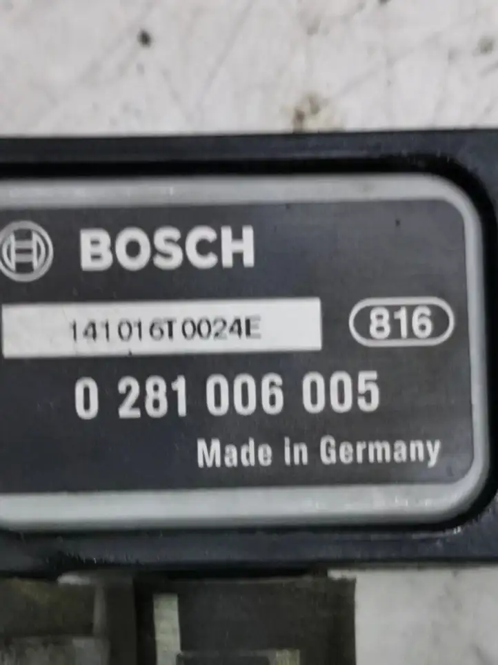 Audi A6 S6 C6 4F (2004 - 2008) 0281006005 Датчик давления выхлопных газов — фото 4