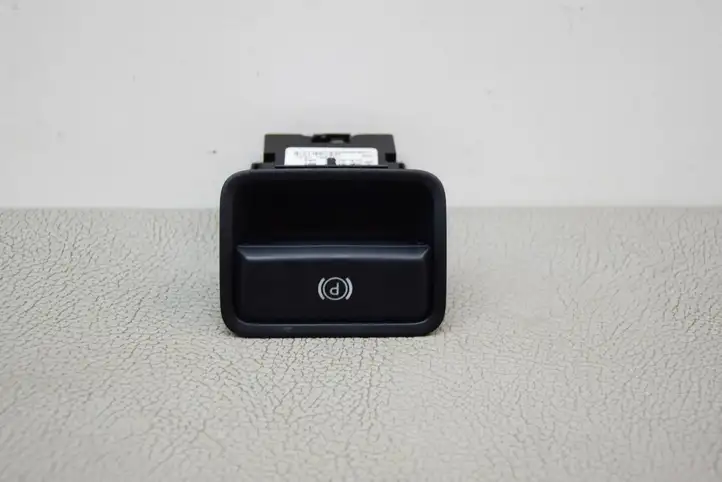 Mercedes-Benz B-class W246 (2011 - 2014) A2469050451 Кнопка ручного тормоза — фото 2