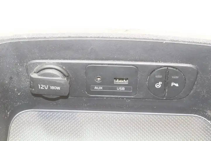Kia Sportage (2014 - 2016) 846303UGD0 Блок кнопок на панели — фото 3