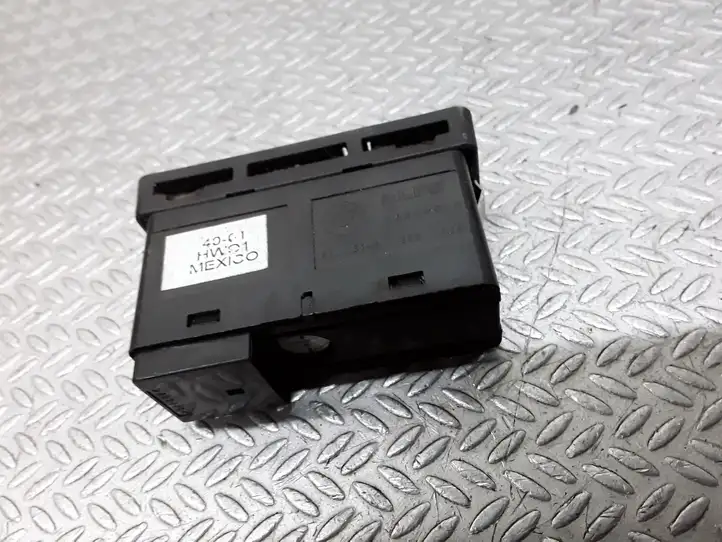 BMW 3 E46 (1998 - 2005) 61318368920 Включатель аварийных фонарей — фото 2