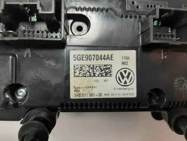 Volkswagen Golf VII (2013 - 2019) 5GE907044AE Управление климат контролем — фото 3