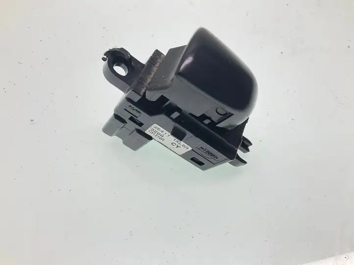 Nissan Leaf II (ZE1) (2017 - ) 254111KL5A Кнопка стеклоподъемников — фото 1