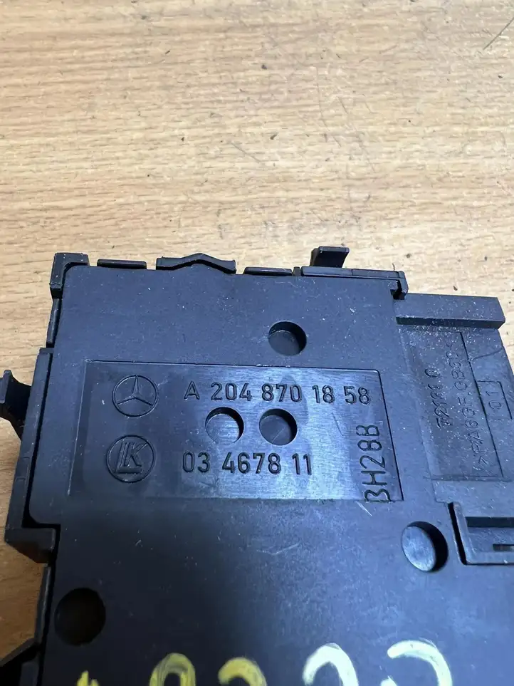 Mercedes-Benz C W204 (2007 - 2014)  A2048701858 Другие включатели / ручки/ переключатели
