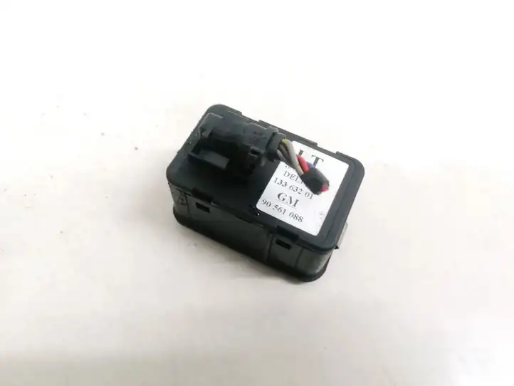 Opel Astra G (1998 - 2004) 90561088 Блок кнопок стеклоподъемников — фото 2