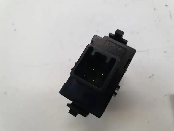 Toyota Corolla Verso AR10 (2004 - 2009) Кнопка стеклоподъемников — фото 2
