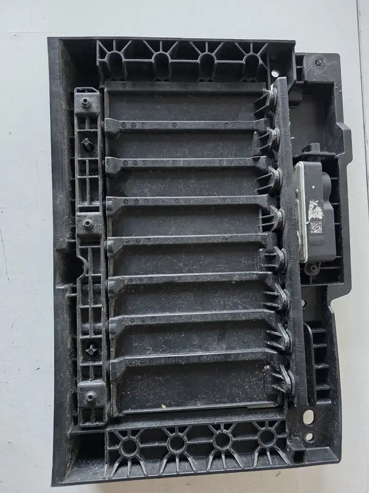 MG    11183340 Другая внешняя деталь