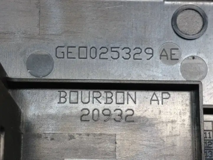 Toyota Auris E180 (2012 - 2018) 7423102D50 Блок кнопок стеклоподъемников — фото 8