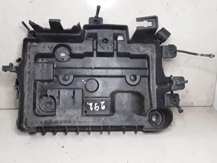 13296473 Opel Corsa D Akumuliatoriaus tvirtinimo padas