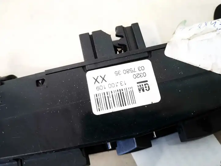 Opel Astra H (2004 - 2009) 13100109xx Включатель аварийных фонарей — фото 2