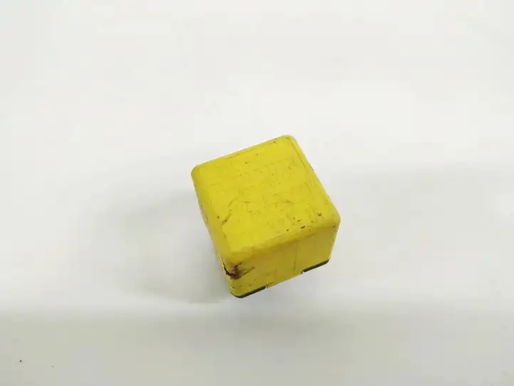 Renault Megane II (2002 - 2005)  8200051112 Другое реле