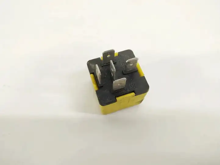 Renault Megane II (2002 - 2005)  8200051112 Другое реле