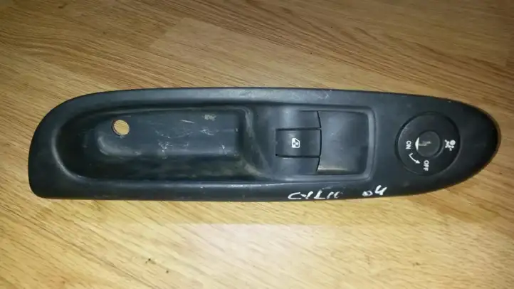 Renault Clio II (2001 - 2005) 8200084013 Кнопка стеклоподъемников — фото 1