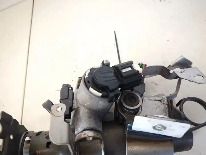 Toyota Avensis T250 (2006 - 2009)  n0501517 Контакты замка зажигания