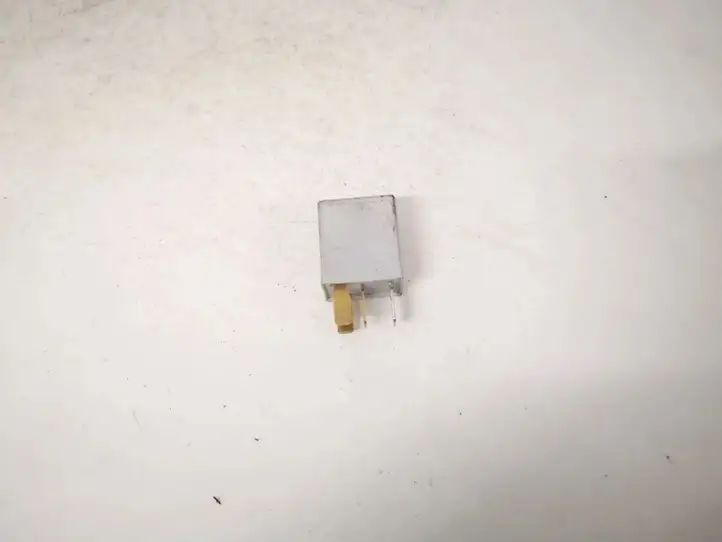 Toyota Avensis T250 (2003 - 2006)  9008-87019 Другое реле