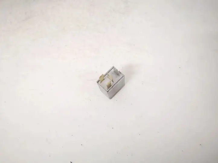 Toyota Avensis T250 (2003 - 2006)  9008-87019 Другое реле