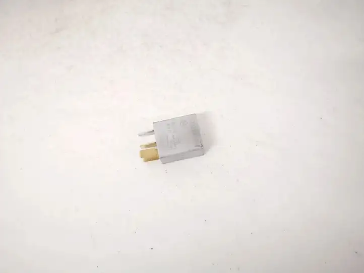 Toyota Avensis T250 (2003 - 2006)  9008-87019 Другое реле