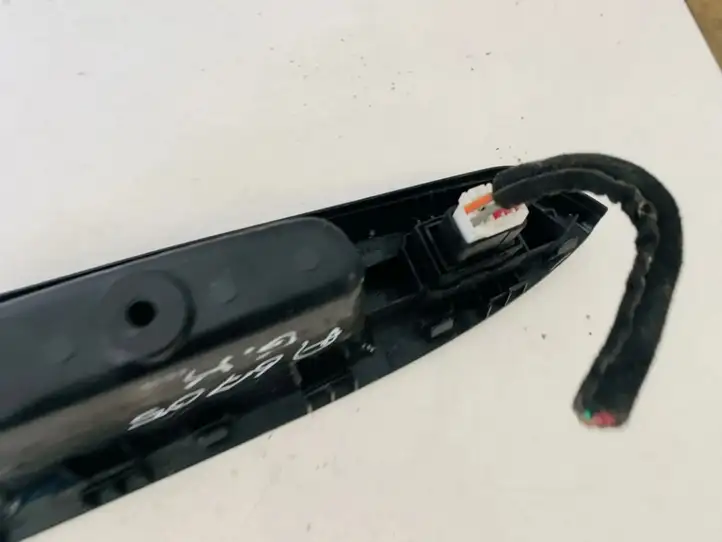 Hyundai Getz (2002 - 2005) 935801c010 Кнопка стеклоподъемников — фото 3